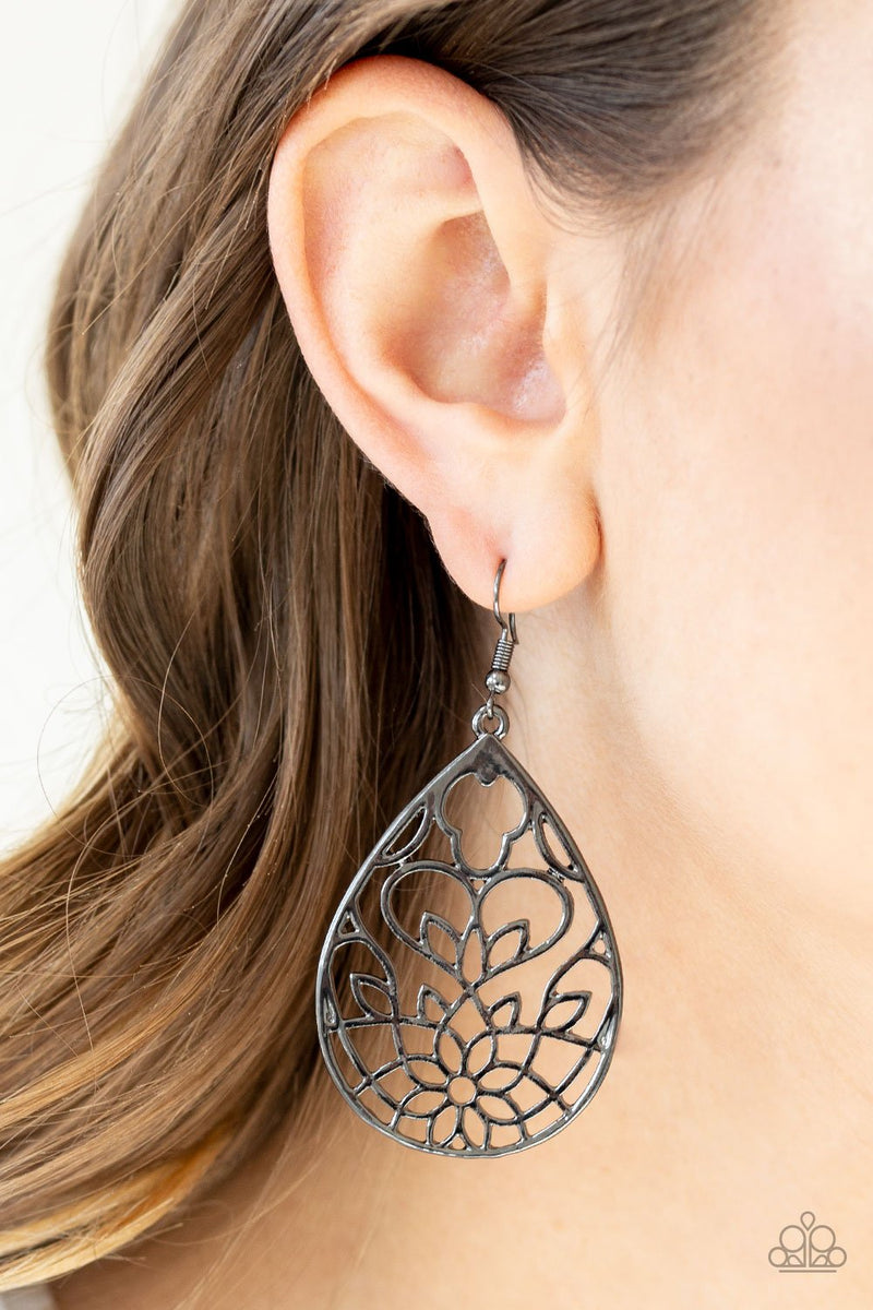 Lovely Lotus ~ Black Earrings