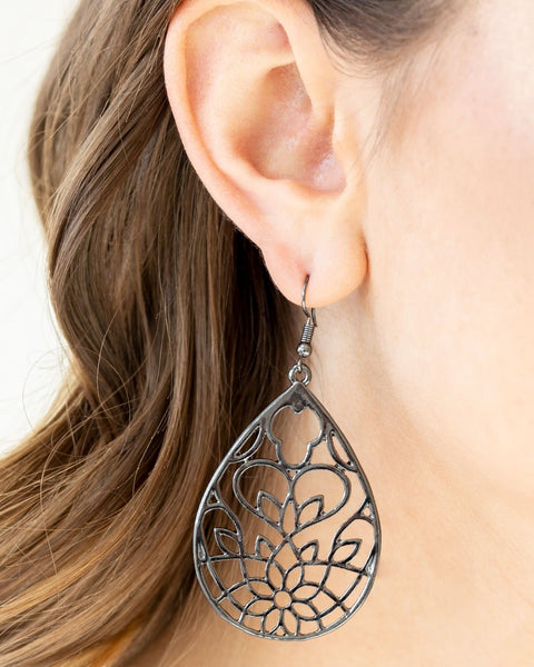 Lovely Lotus ~ Black Earrings