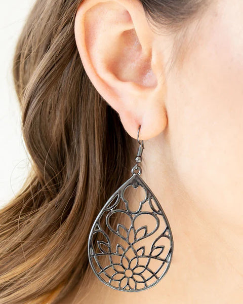 Lovely Lotus ~ Black Earrings