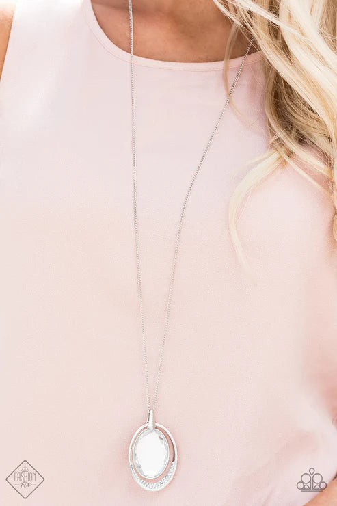 Metro Must-Have ~ White Necklace