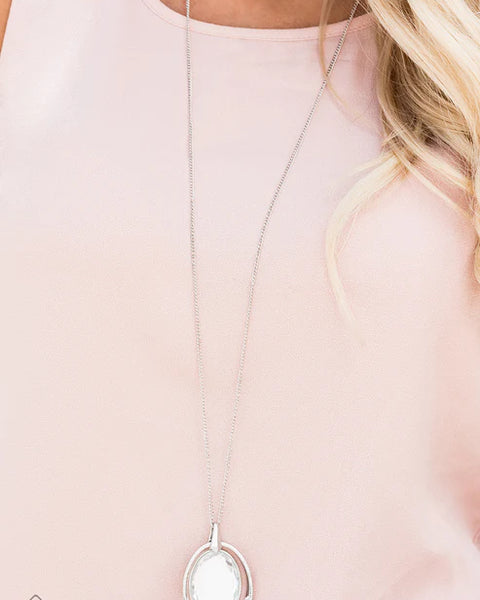 Metro Must-Have ~ White Necklace