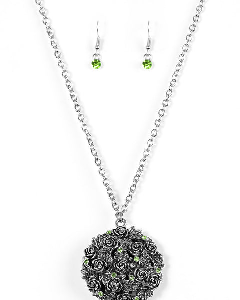 Royal In Roses ~ Green Necklace