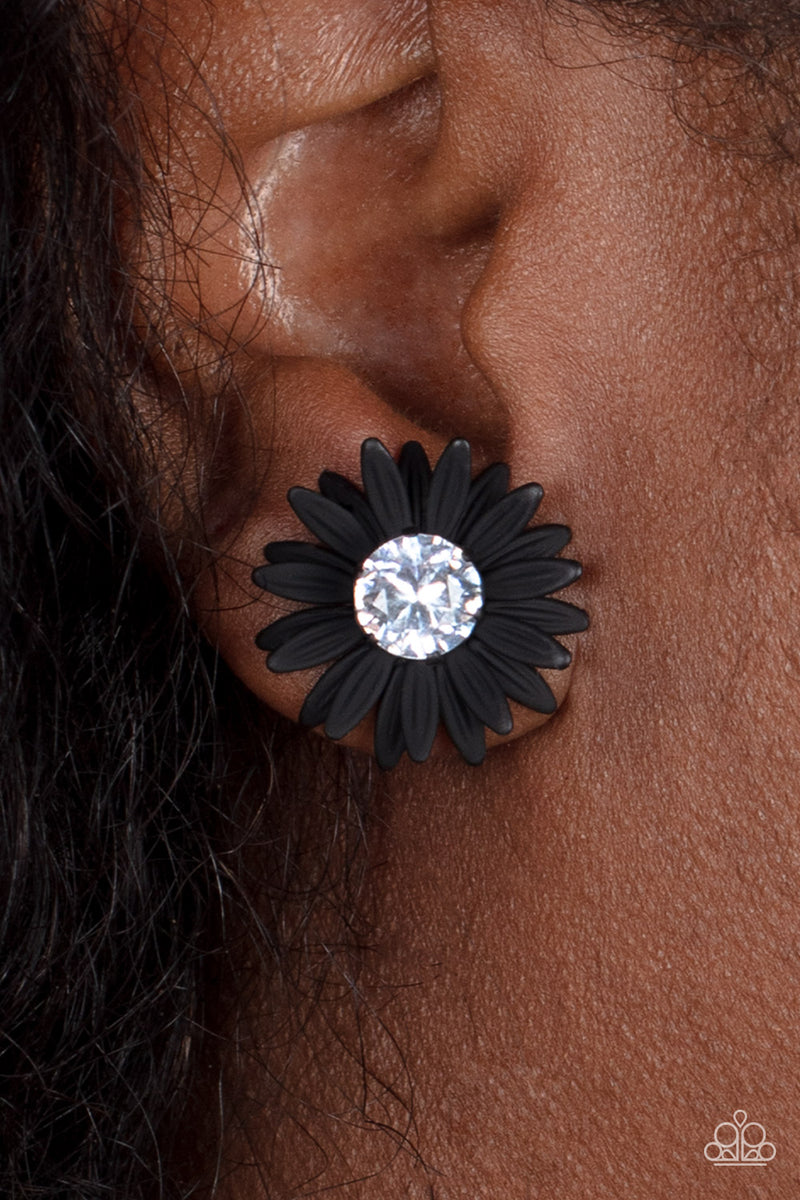 Sunshiny DAIS-y ~ Black Earrings