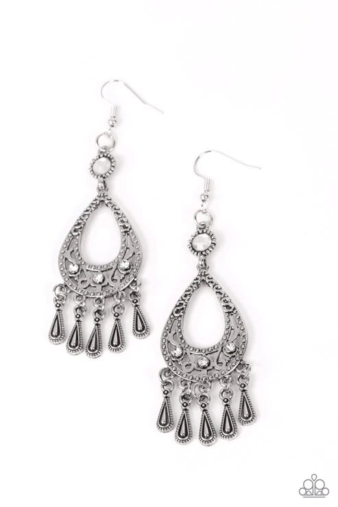 Viva la DIVA ~ White Earrings