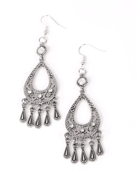 Viva la DIVA ~ White Earrings