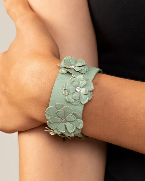 What Do You Pro-Posies ~ Green Bracelet