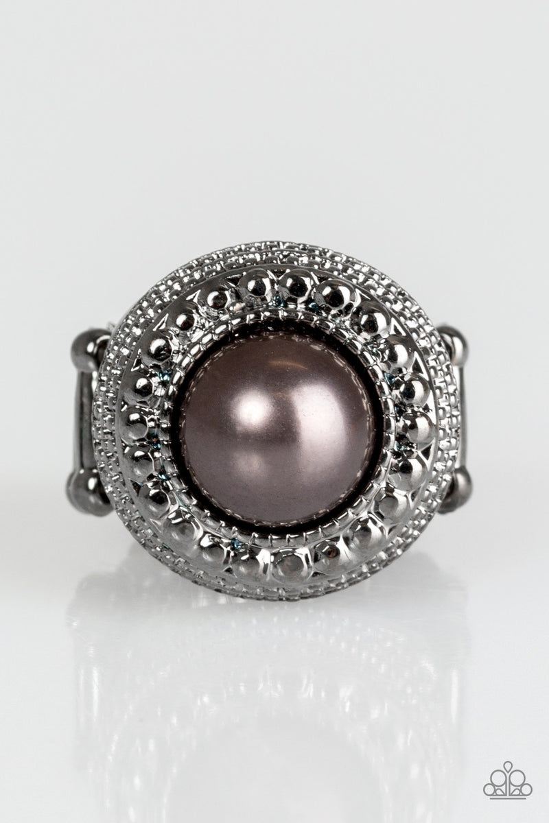 Bronx Beauty ~ Black Ring