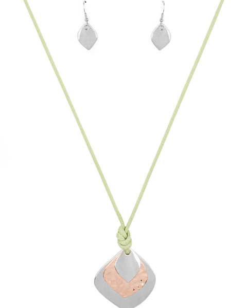 Face The ARTIFACTS ~ Green Necklace