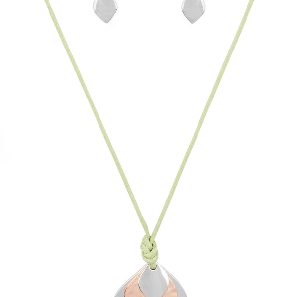 Face The ARTIFACTS ~ Green Necklace