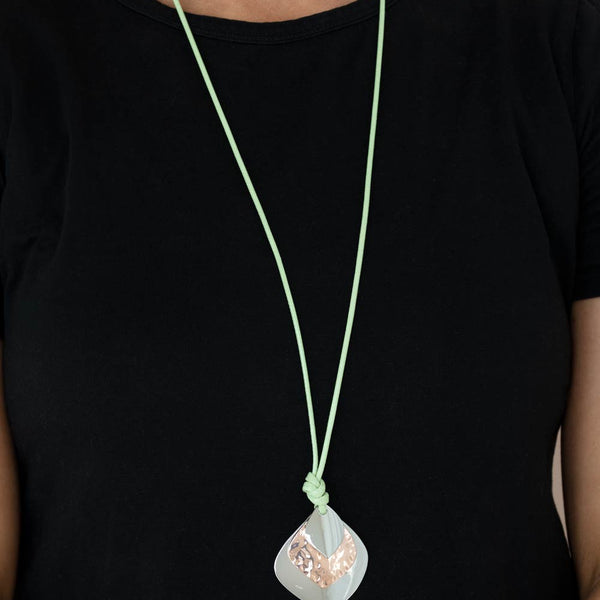 Face The ARTIFACTS ~ Green Necklace
