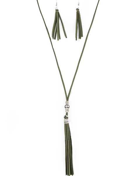Hold My Tassel ~ Green Necklace