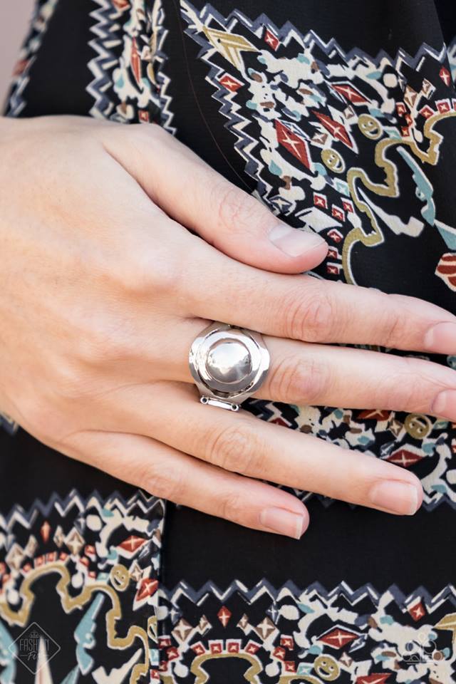 Metro Center ~ Silver Ring