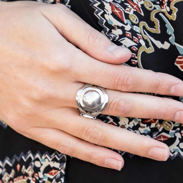 Metro Center ~ Silver Ring